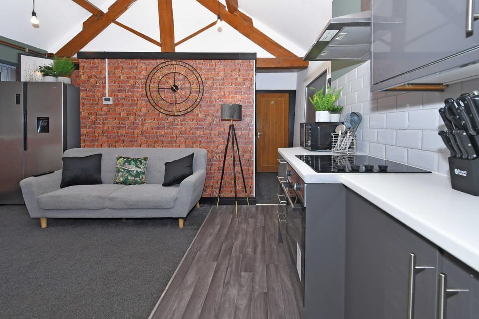 Kitchen or kitchenette, Living room, Seating area, minibar