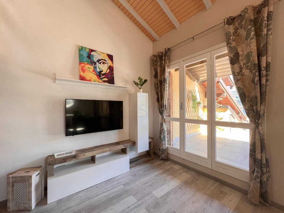 Communal lounge/ TV room, TV and multimedia, Evening entertainment