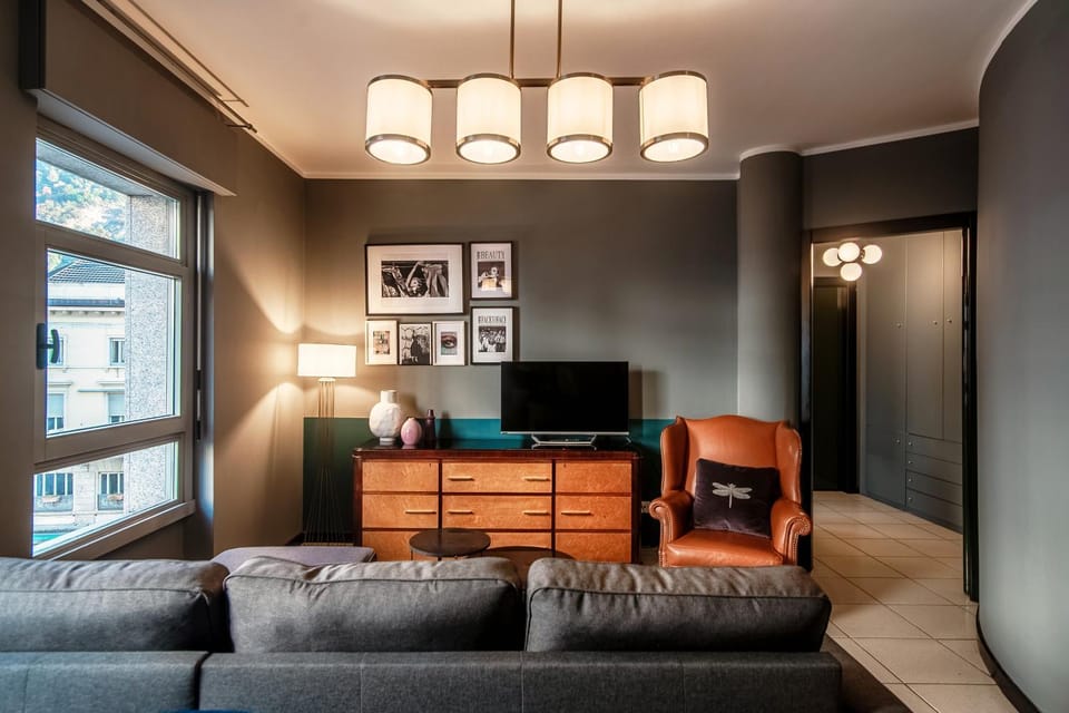 Home N 5 by Quokka 360 - Vintage Style Apartment Near Como Cathedral Apartment in Como