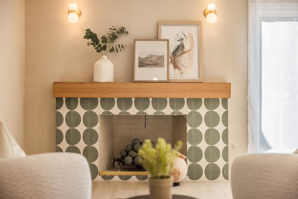 Living room, Decorative detail, Seating area, fireplace