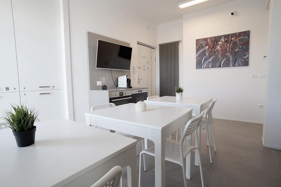TV and multimedia, Kitchen or kitchenette, Living room, Seating area, Dining area, minibar