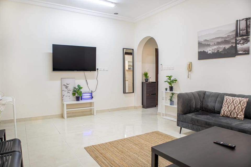 Communal lounge/ TV room, TV and multimedia, Living room, Seating area, Evening entertainment