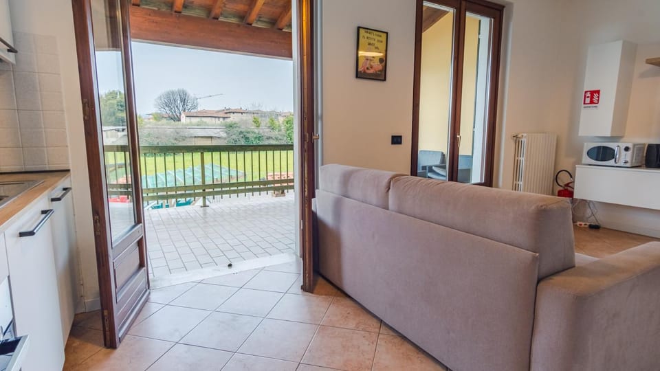 View (from property/room), Balcony/Terrace, Living room, Seating area