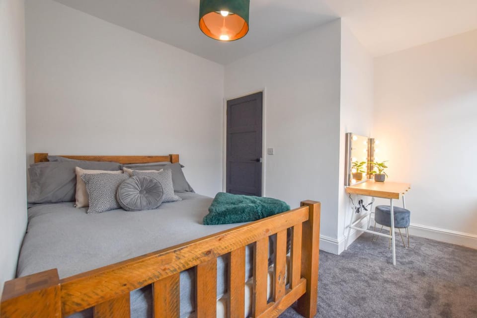 Modernistic 4-bedroom home close to City Centre House in Cardiff