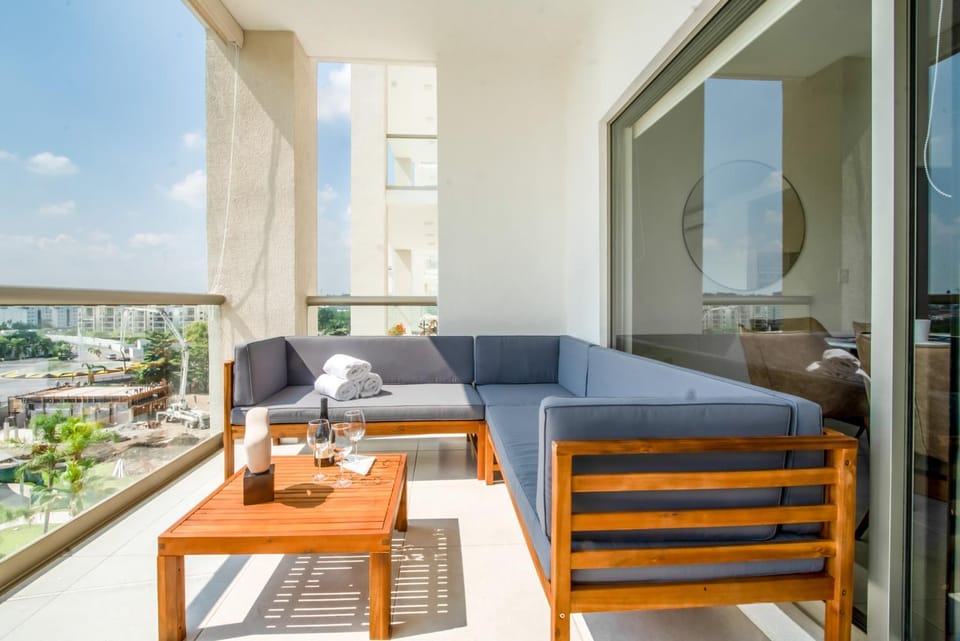 View (from property/room), Balcony/Terrace, Seating area