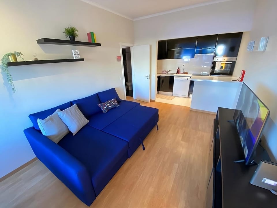 Kitchen or kitchenette, Living room