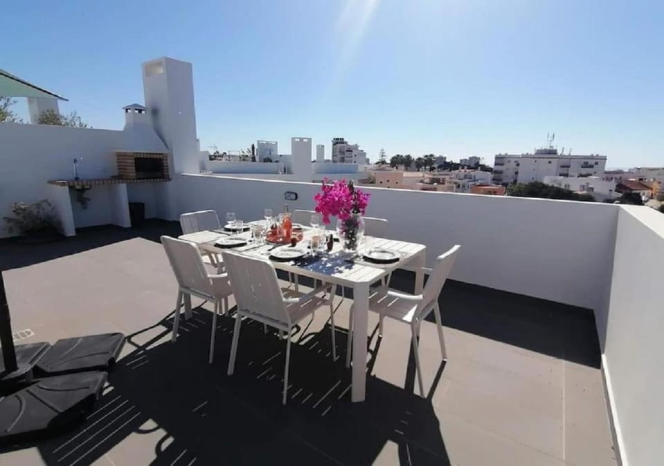 Patio, BBQ facilities, Balcony/Terrace, Swimming pool, sunbed, sunbed