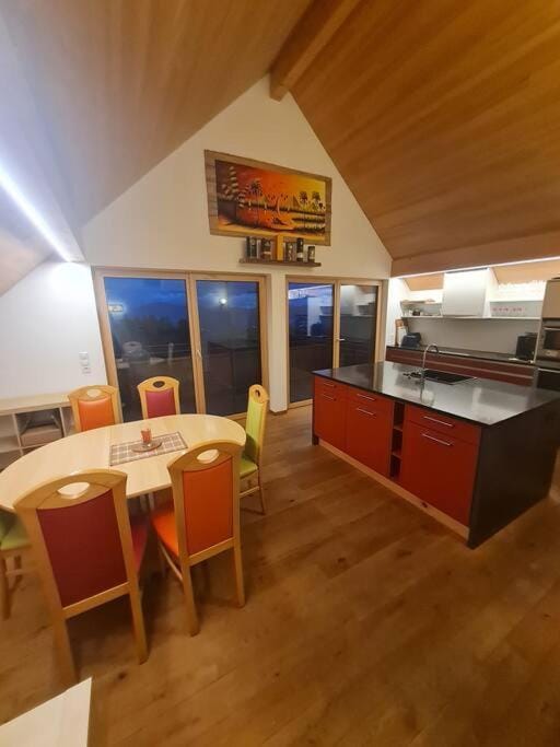 Kitchen or kitchenette, Seating area, Dining area, pet friendly