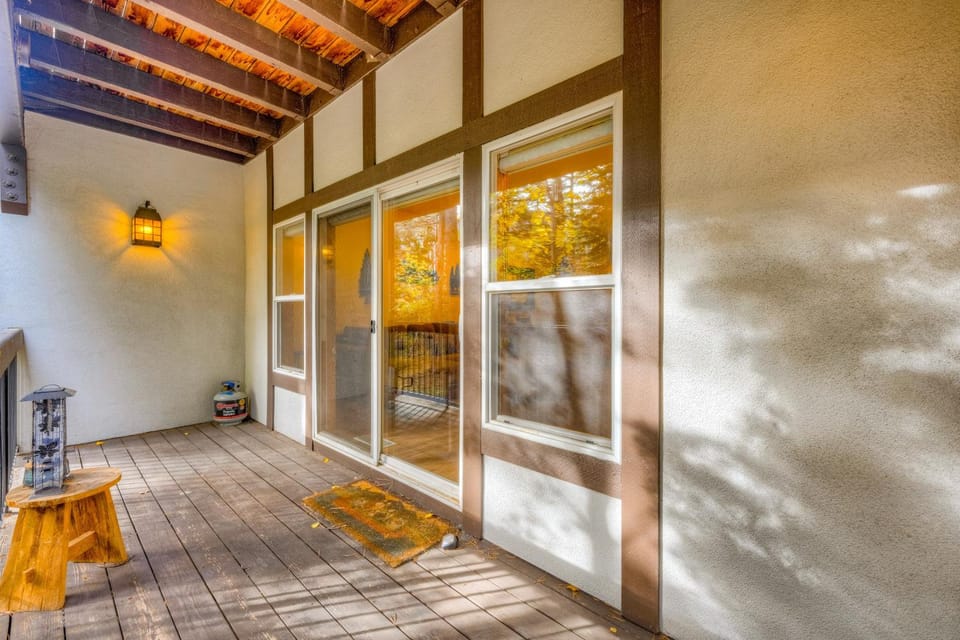 Tavern Inn #39 Apartment in Palisades Tahoe (Olympic Valley)