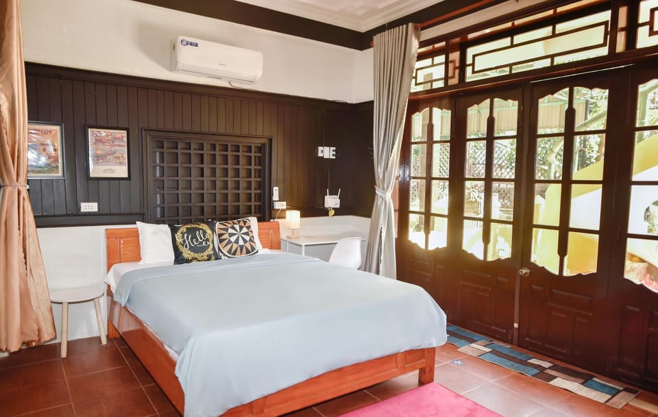 Bed, Photo of the whole room, Bedroom, air conditioner