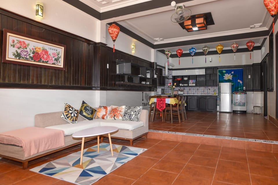 Communal lounge/ TV room, TV and multimedia, Kitchen or kitchenette, Living room, Lounge or bar, Seating area, Dining area, Dinner, Dinner, minibar, kitchen