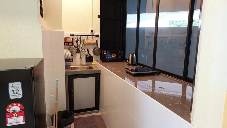Batu Ferringhi Luxury Seaview Suite - 3Br Apartment in Batu Ferringhi, Penang, Malaysia