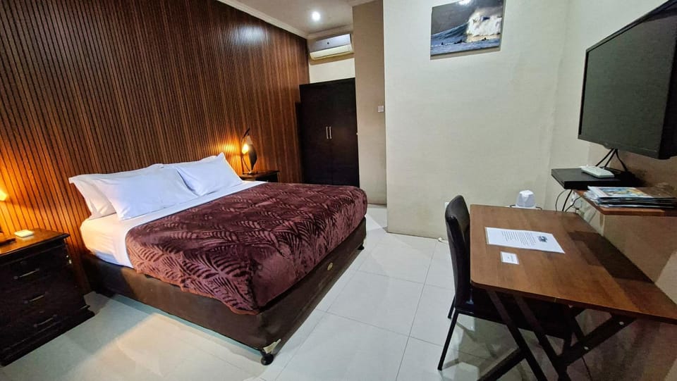 TV and multimedia, Bedroom, Swimming pool, Breakfast, internet, air conditioner