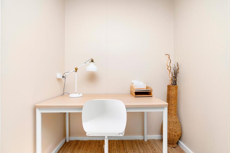 Central guest studio with secure parking! Bed and Breakfast in North Wagga Wagga