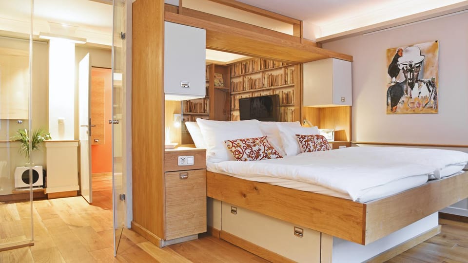 Bed, TV and multimedia, Photo of the whole room, Seating area