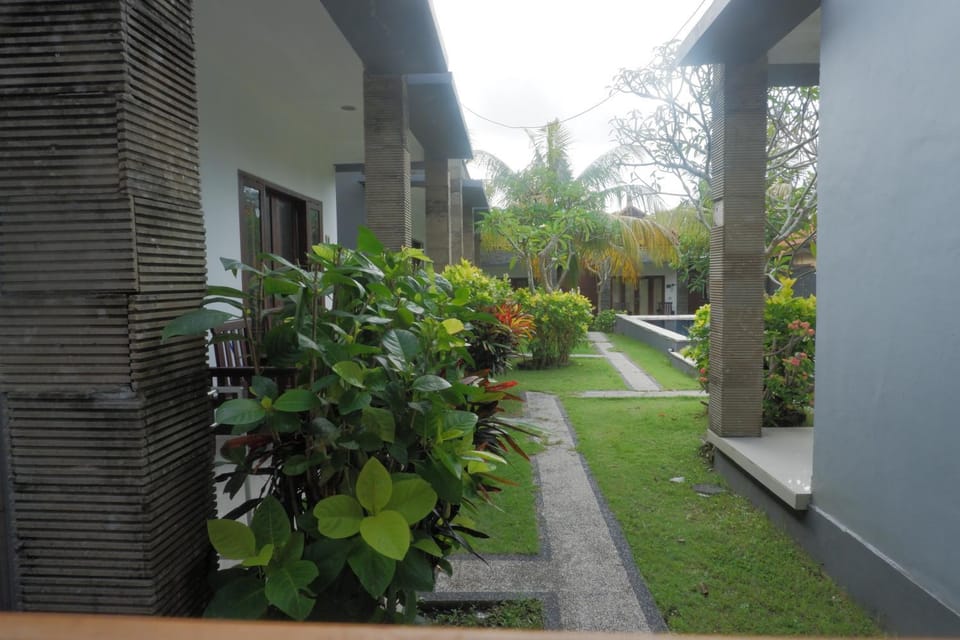 Property building, Day, Garden, Garden view
