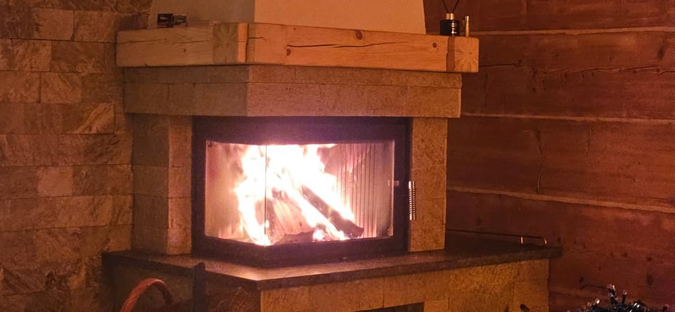 Łobrotno Gaździna Bukowina Tatrzańska - góralska chałupa z jacuzzi Chalet in Lesser Poland Voivodeship