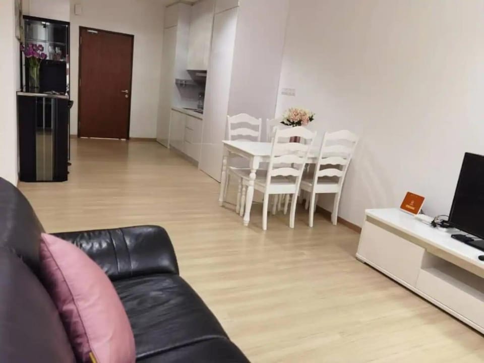 Dining area, On site