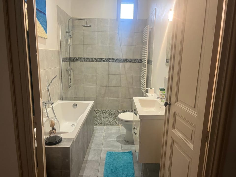 Shower, Toilet, Bathroom, Bath