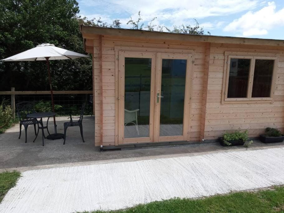 Cosy cabin for two Cabin in England