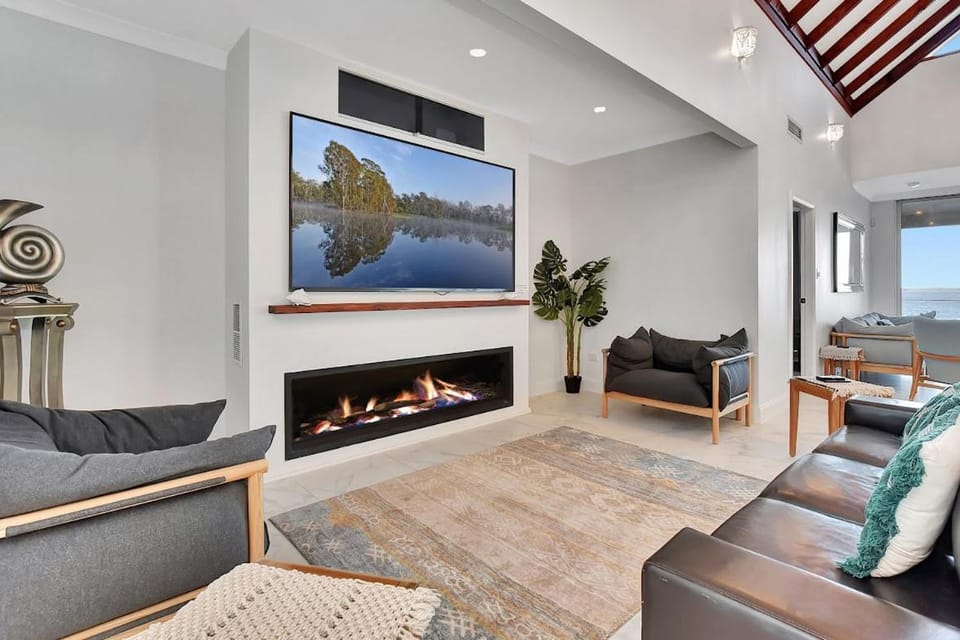 TV and multimedia, Living room, flat iron