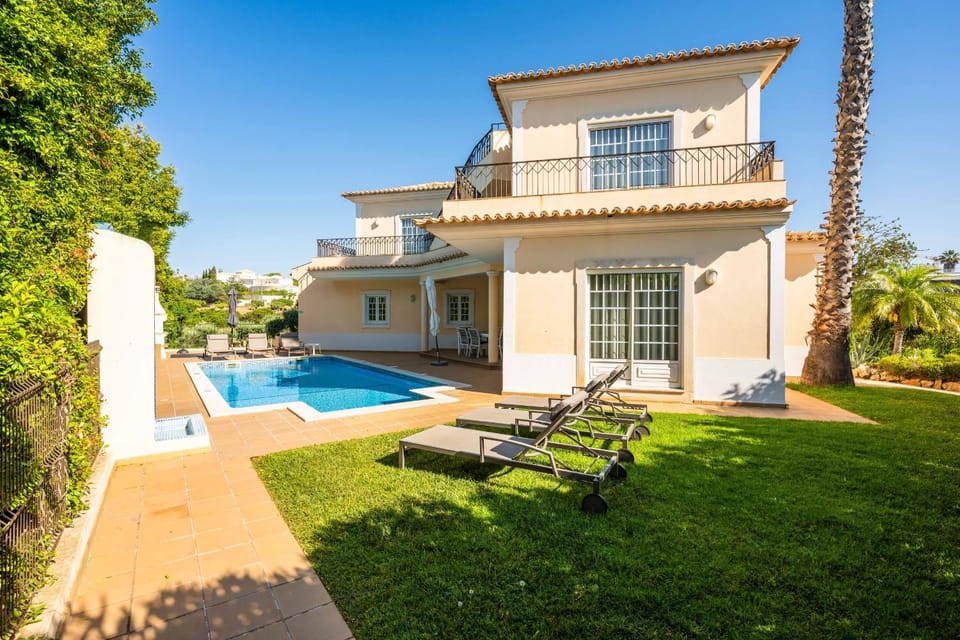 Property building, Patio, Spring, Day, Garden, Garden view, Pool view, Swimming pool, sunbed