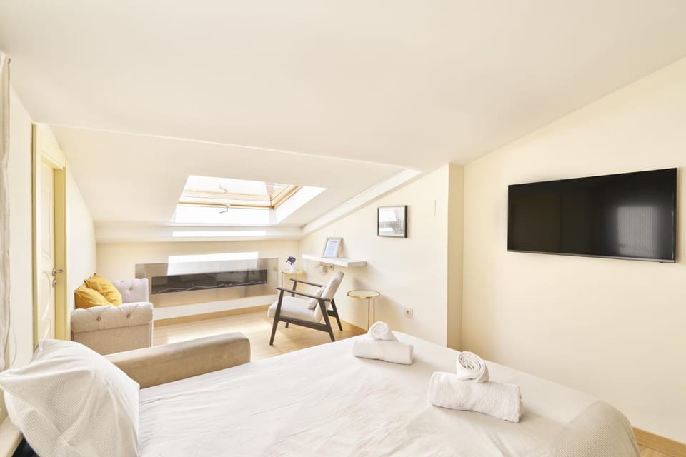 Communal lounge/ TV room, TV and multimedia, Bedroom