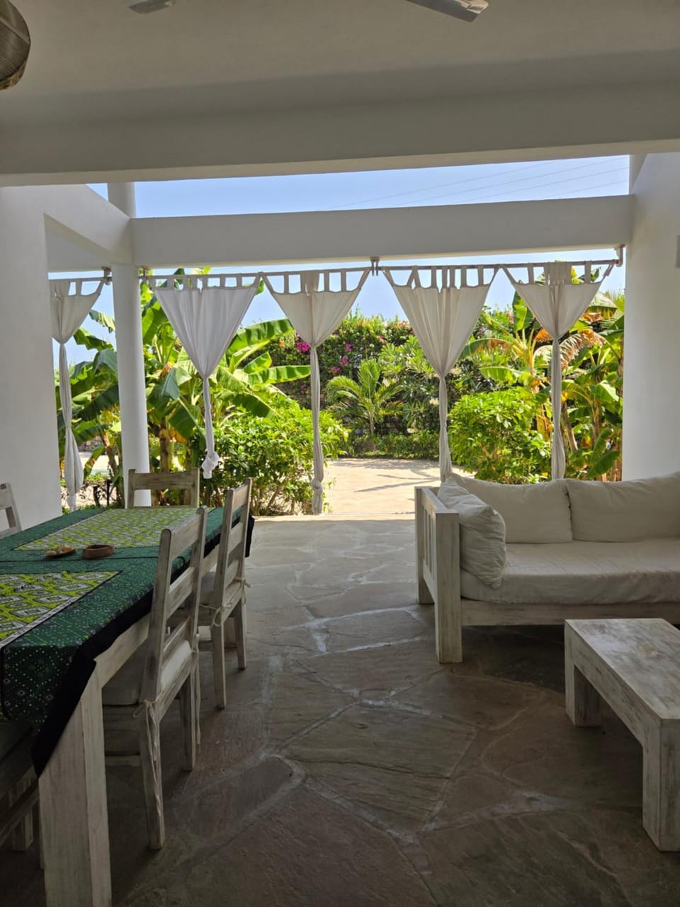 Patio, Garden, Living room, Seating area, Dining area
