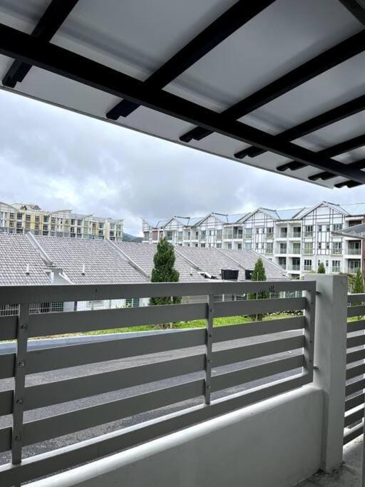 Azzalea Homes 6 @ Taman Golden Hills Cameron Highlands House in Brinchang