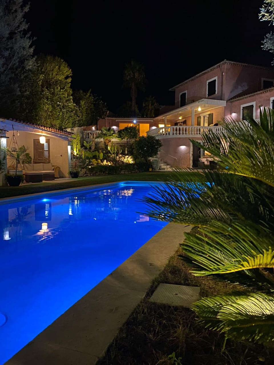 La Dolce Villa 11 sleeps Pool & Landscaped Garden Villa in Mandelieu-La Napoule