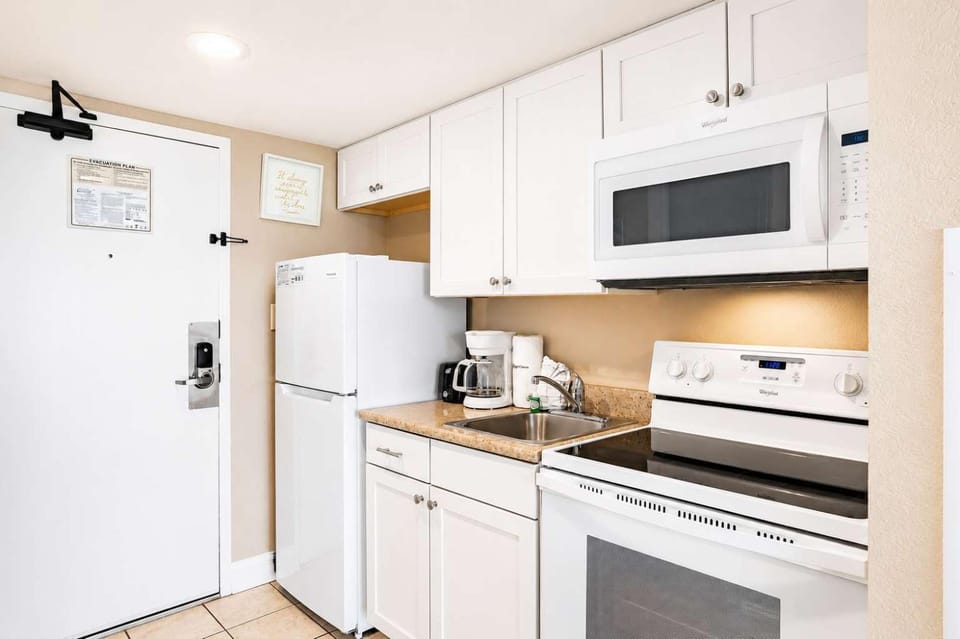 Immaculate Oceanfront Queen Suite With Updates! - Caravelle Resort 619 - Sleeps 2-3 Guests! House in Myrtle Beach