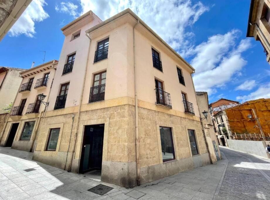 Property building, Street view
