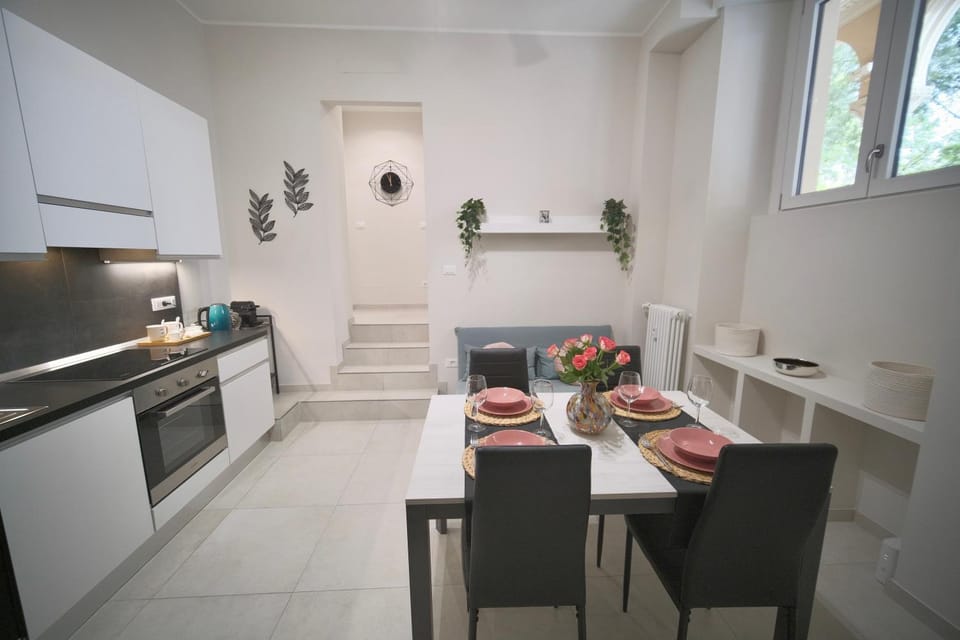 Living room, Dining area, pet friendly, stove