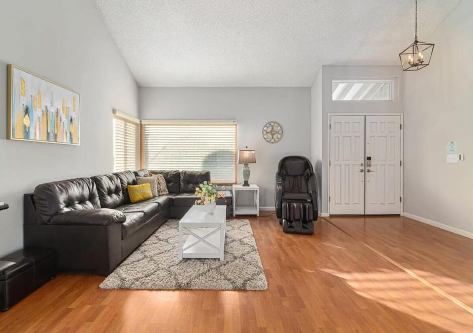 Living room, Seating area, furniture