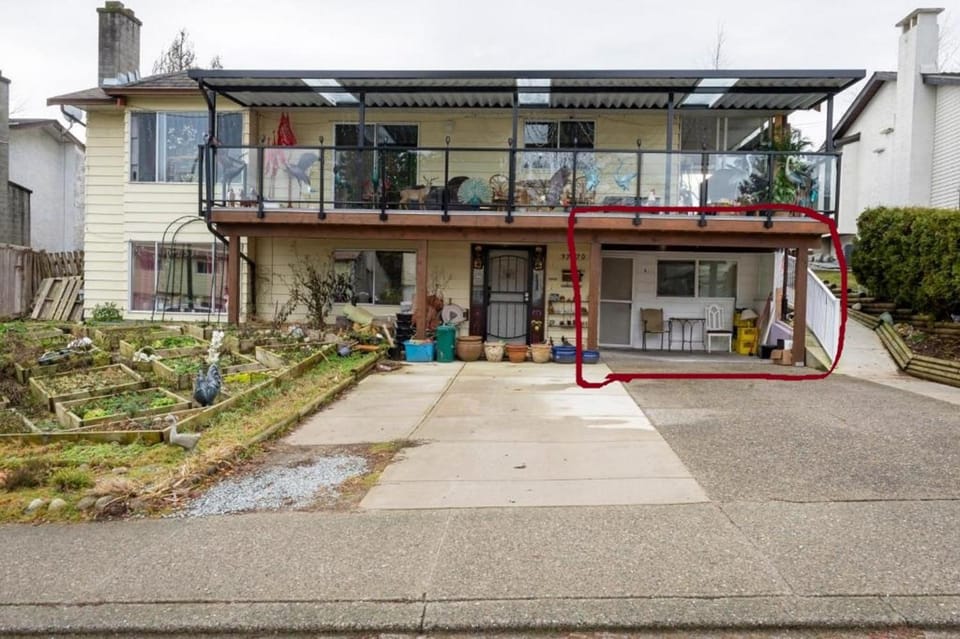 Guest Suite - Private Retreat - J-1 Bed and Breakfast in Abbotsford