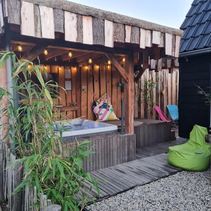 Hot Tub, Garden view