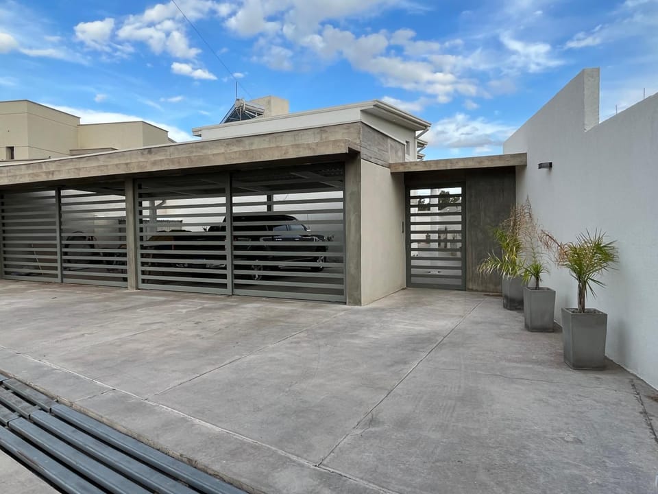Property building, Facade/entrance, Parking