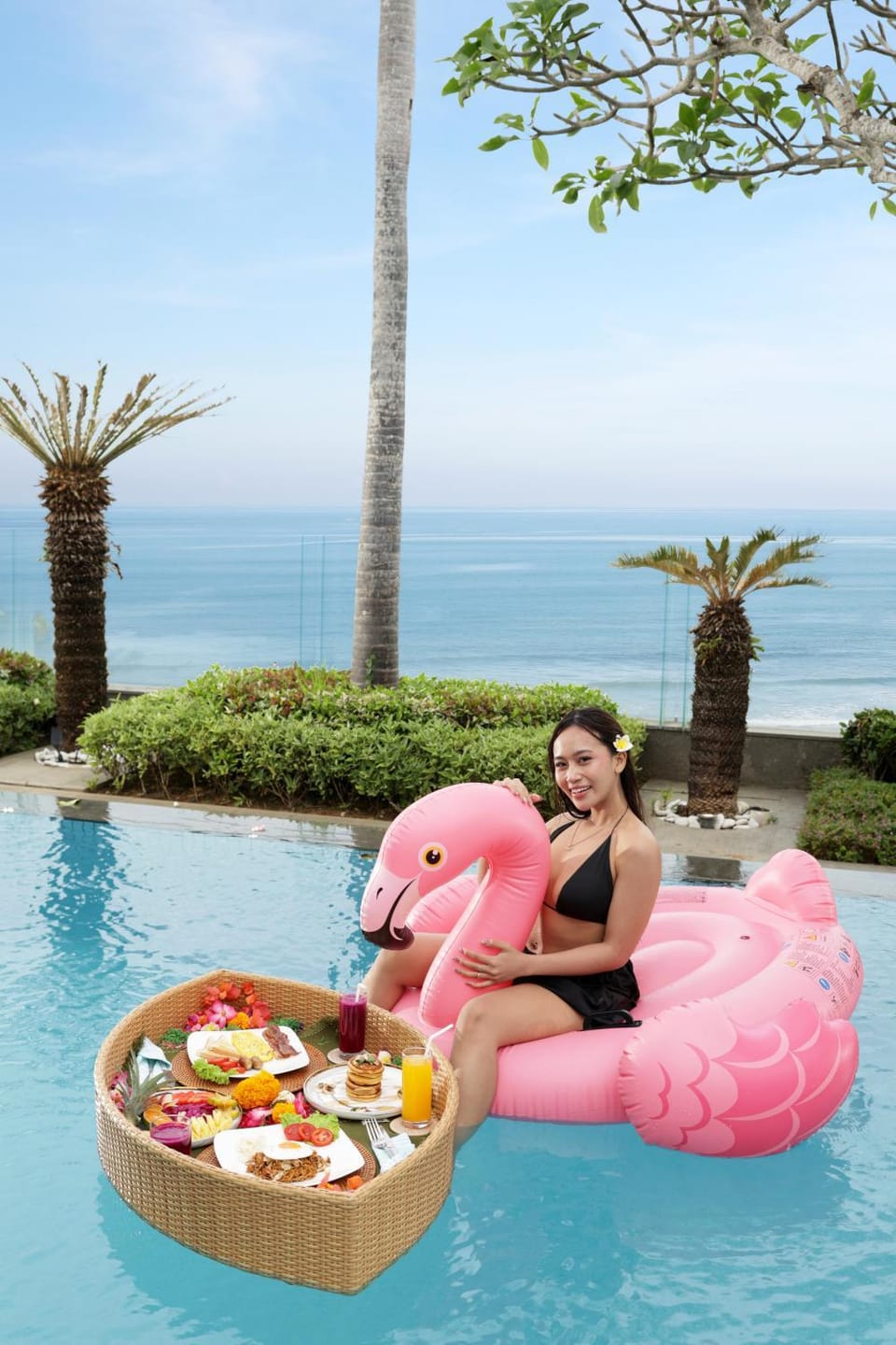 People, Natural landscape, Food and drinks, Garden view, Pool view, Sea view, Swimming pool, Lunch
