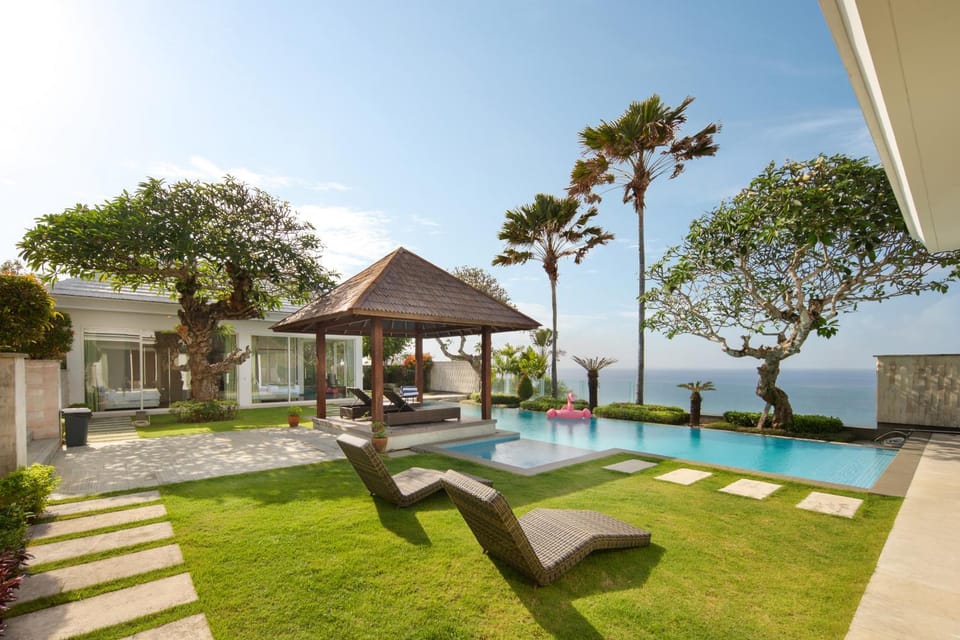 Spring, Day, Natural landscape, Garden, Garden view, Pool view, Sea view, Swimming pool, sunbed