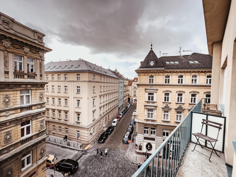 Property building, Balcony/Terrace, Street view