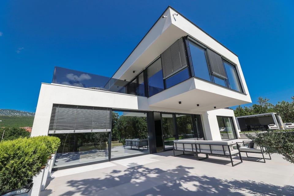 Property building, Patio, Day, Natural landscape, View (from property/room), Balcony/Terrace