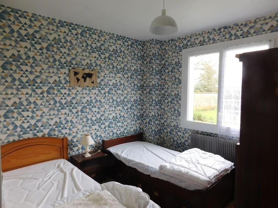 Gîte MMR 6 places avec cour clôturée 3 nuits mini House in Nouvelle-Aquitaine