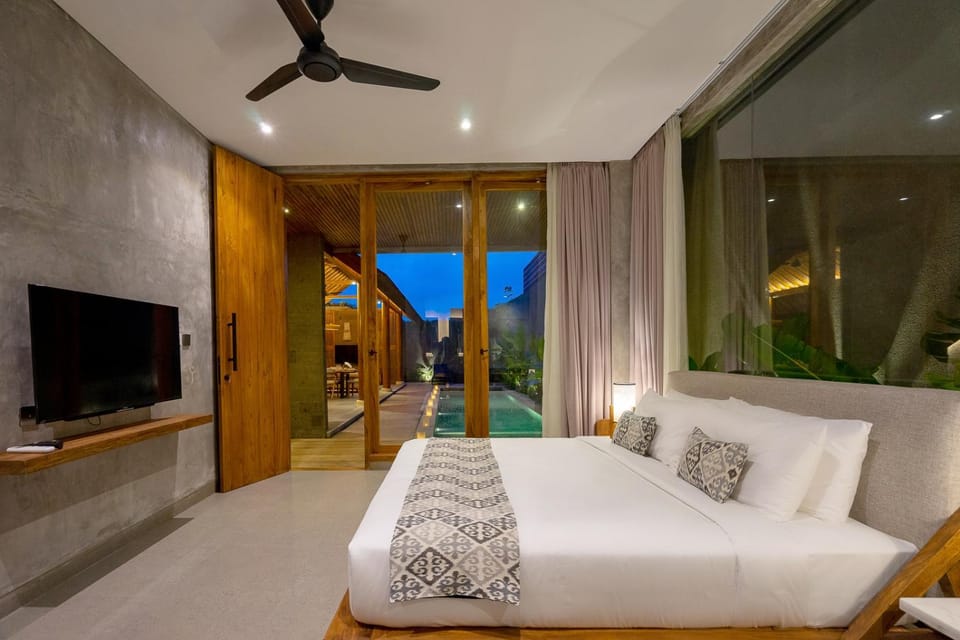 Bed, Photo of the whole room, Bedroom, fireplace