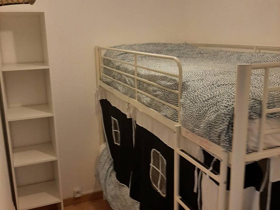 Appartement pour 4-6 pers, proche centre, parking privé, casier à ski Apartment in Cauterets