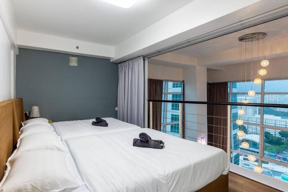 2Bedrooms Maritime Luxury Seaview Suite 2-10pax Apartment in George Town