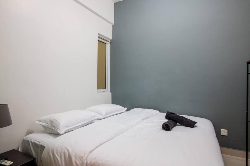 2Bedrooms Maritime Luxury Seaview Suite 2-10pax Apartment in George Town