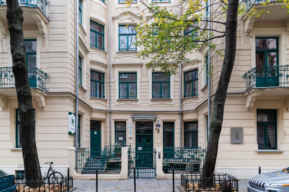 Property building, Facade/entrance