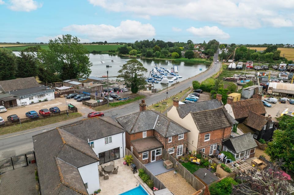 Bird's eye view, Street view, Location