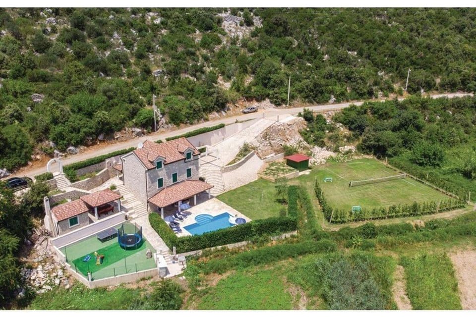 Property building, Natural landscape, Bird's eye view, Swimming pool