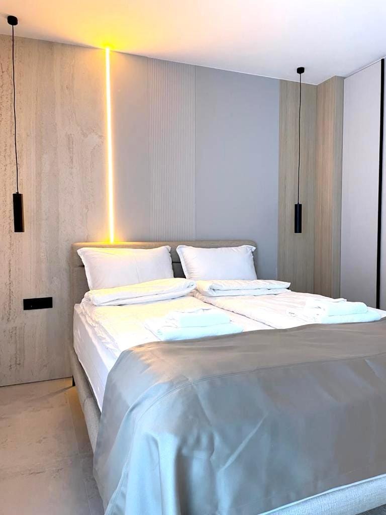 Bed, Photo of the whole room, Bedroom, wardrobe